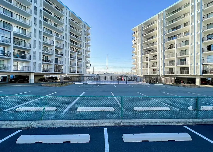 Bluewater East 702 N Hotel